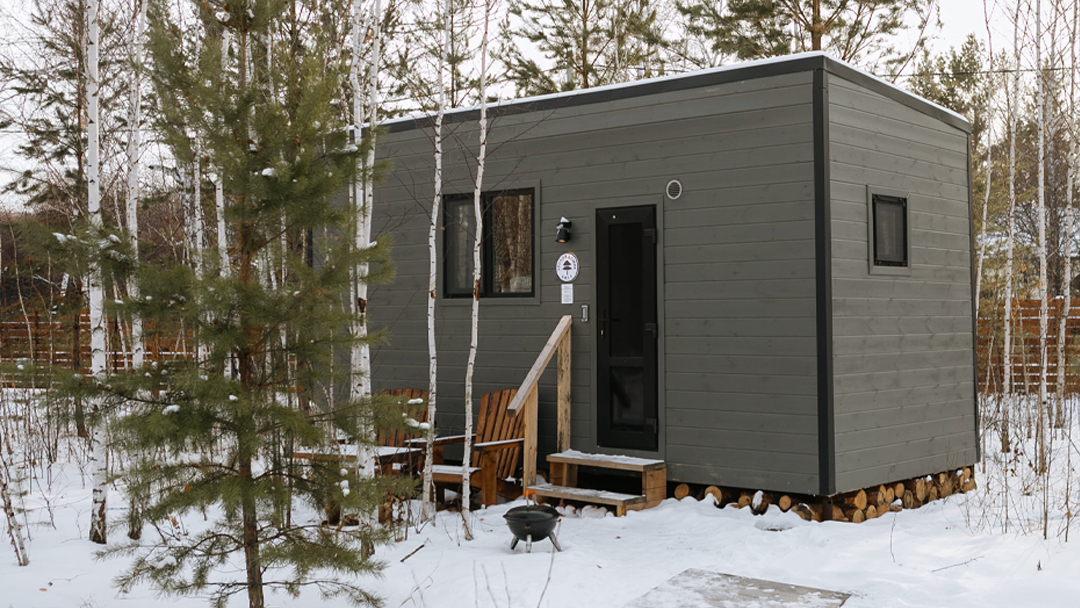 13 Лесных домиков