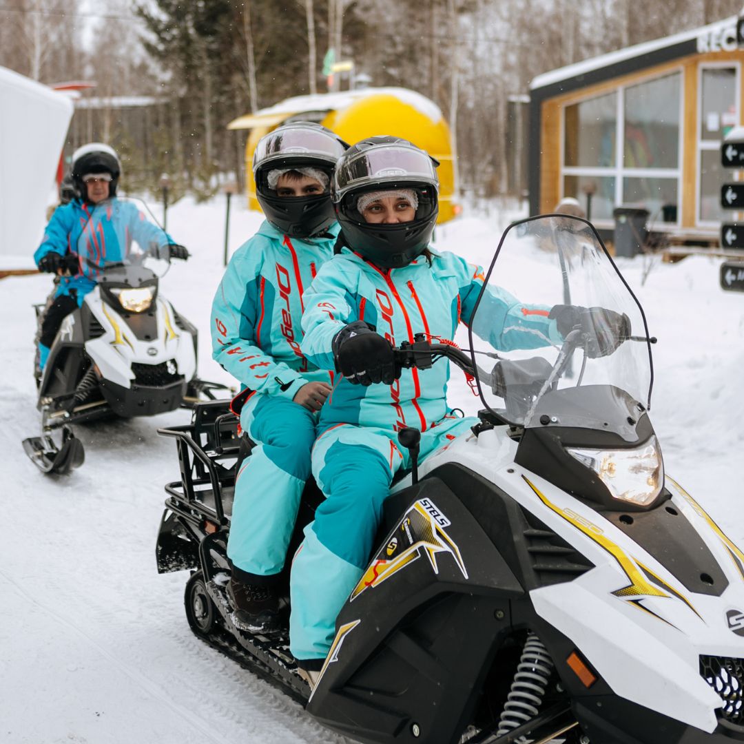 Приглашаем на захватывающие экскурсии на снегоходах в живописных окрестностях Чернолучья и Красноярки